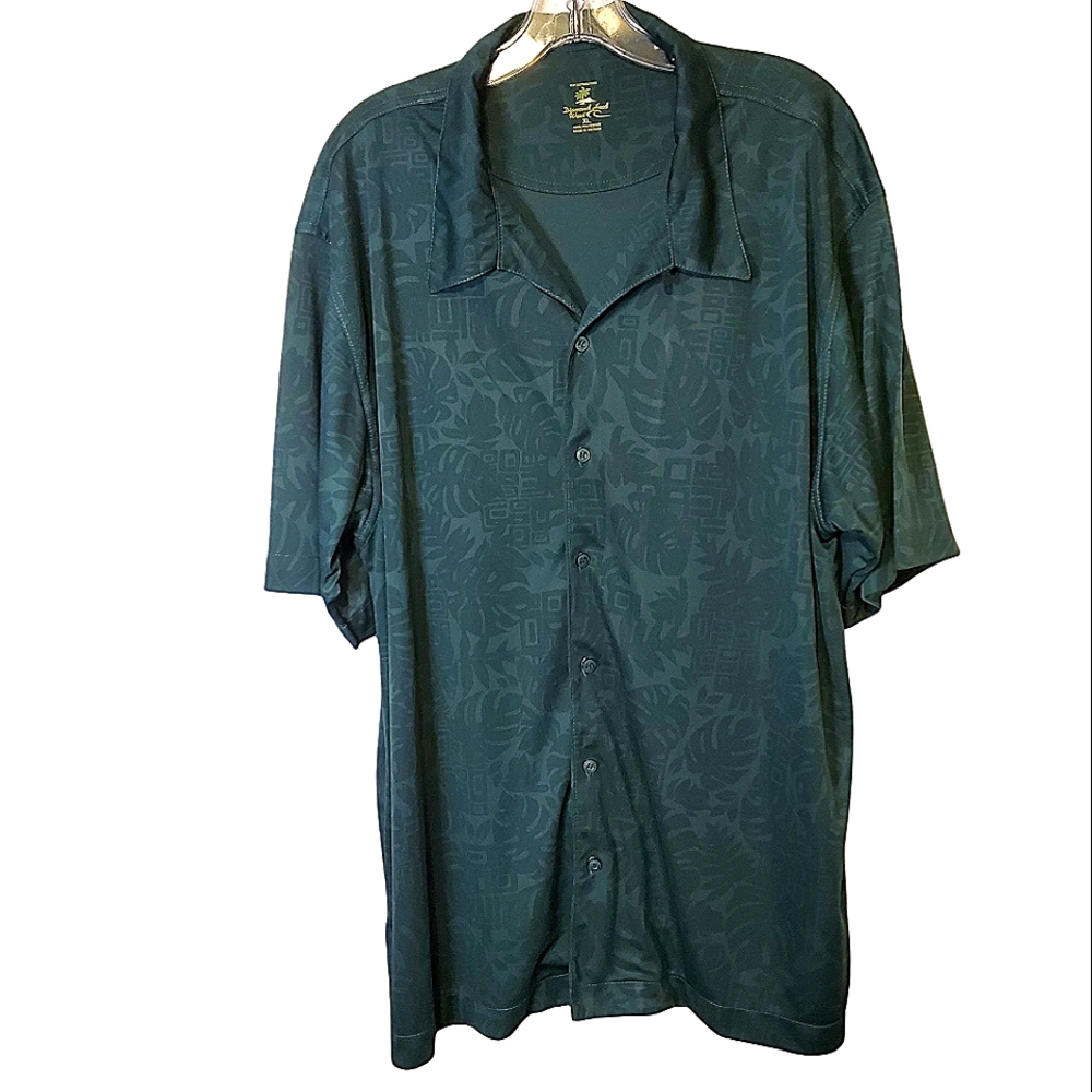 DIAMOND HEAD WEAR | Men's hunter green tribal floral button-up top. Size XL.